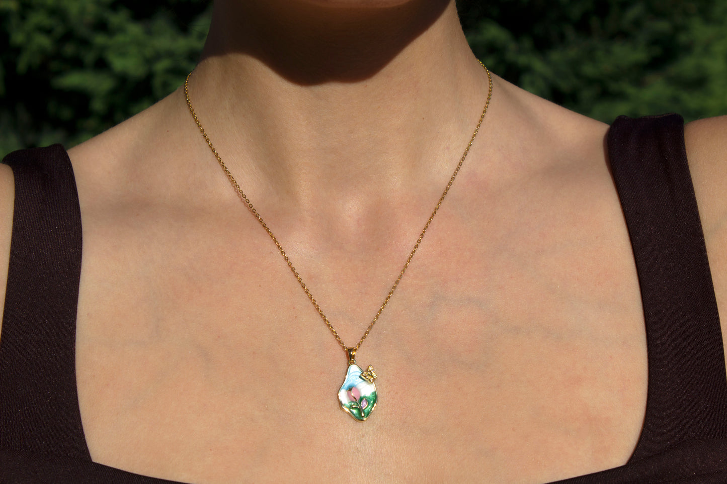 Blossom Eclipse – Çiçek Taş Kolye