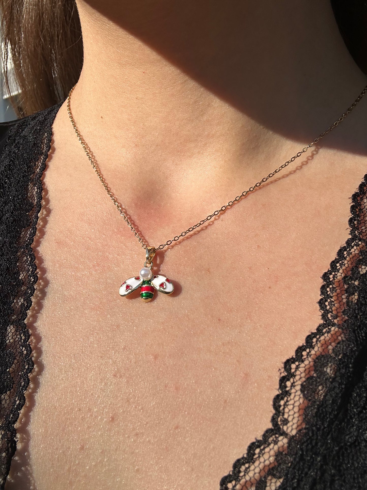 Bella Bee Arı Charm Detaylı Kolye