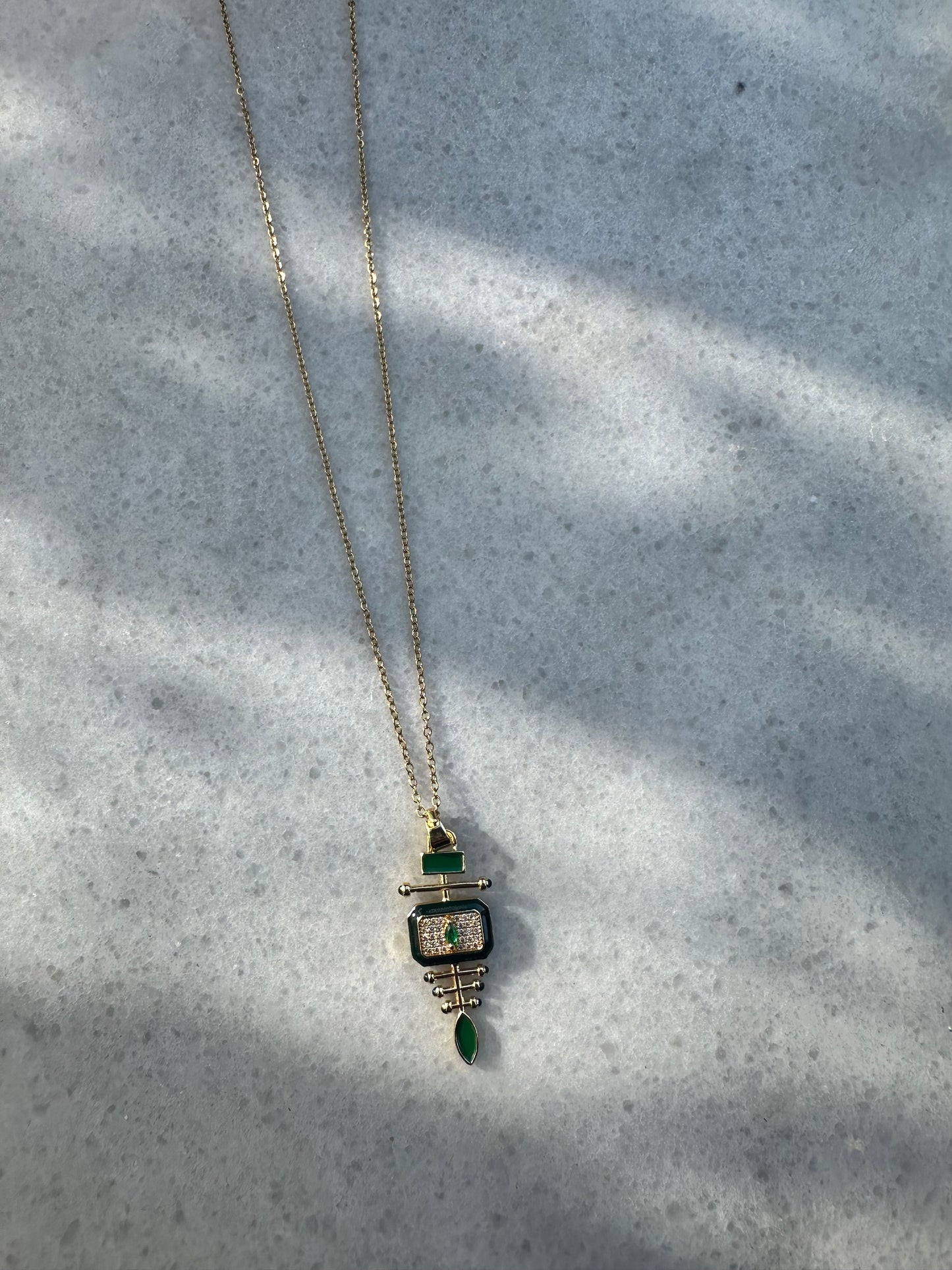 Emerald Geometry Zümrüt Detaylı Kolye