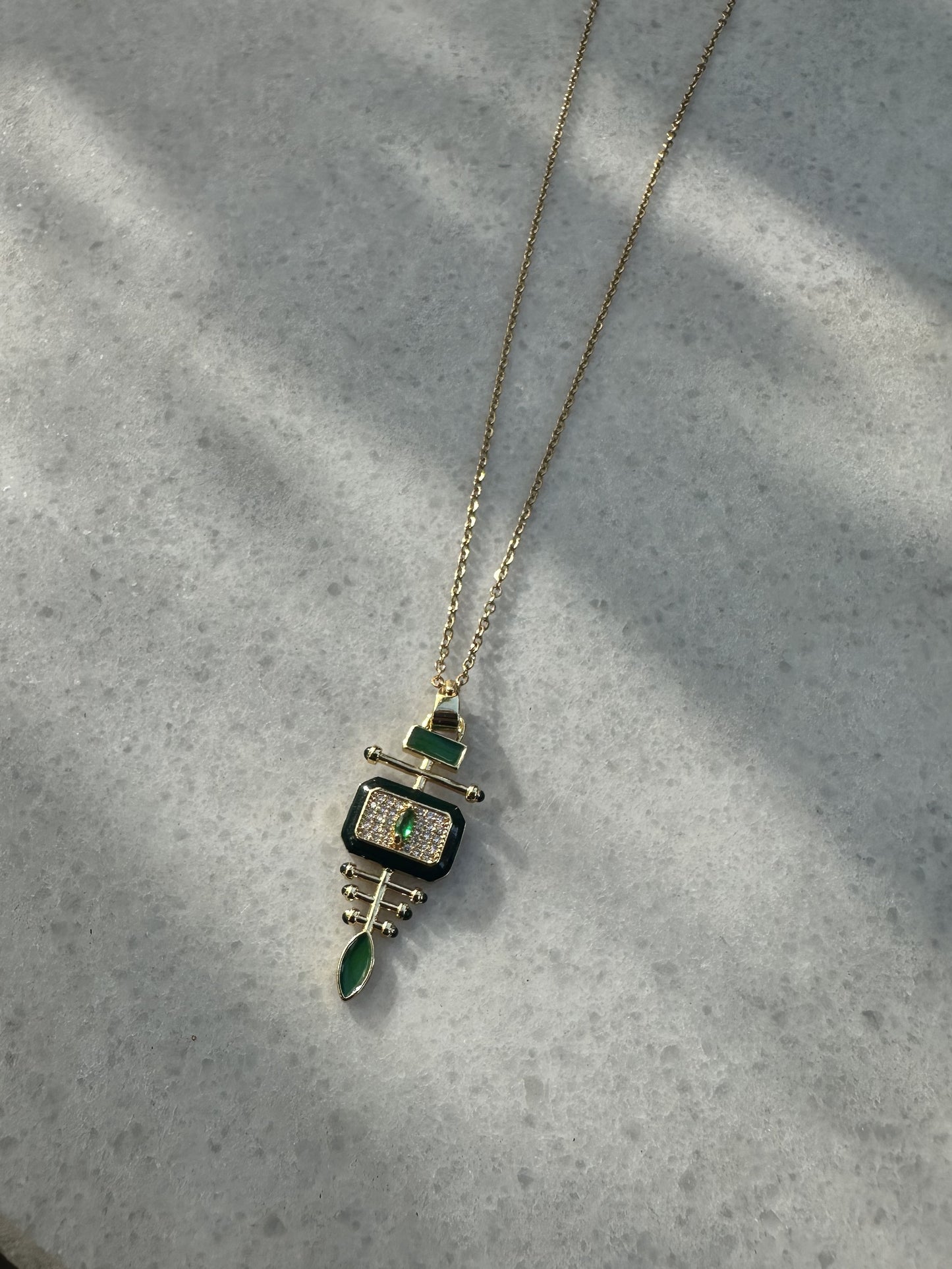 Emerald Geometry Zümrüt Detaylı Kolye